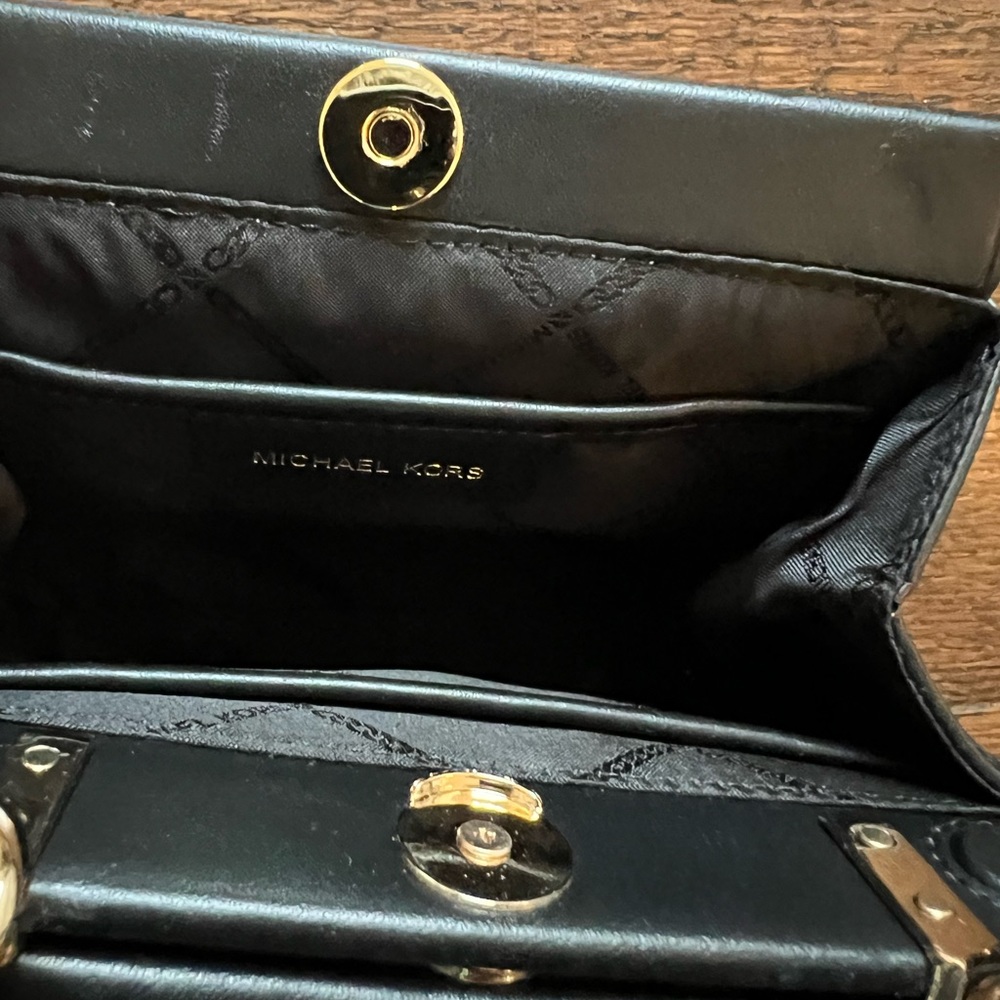 Michael Michael Kors Gramercy Frame Beaded Rose Black/Gold - Picture 9 of 9